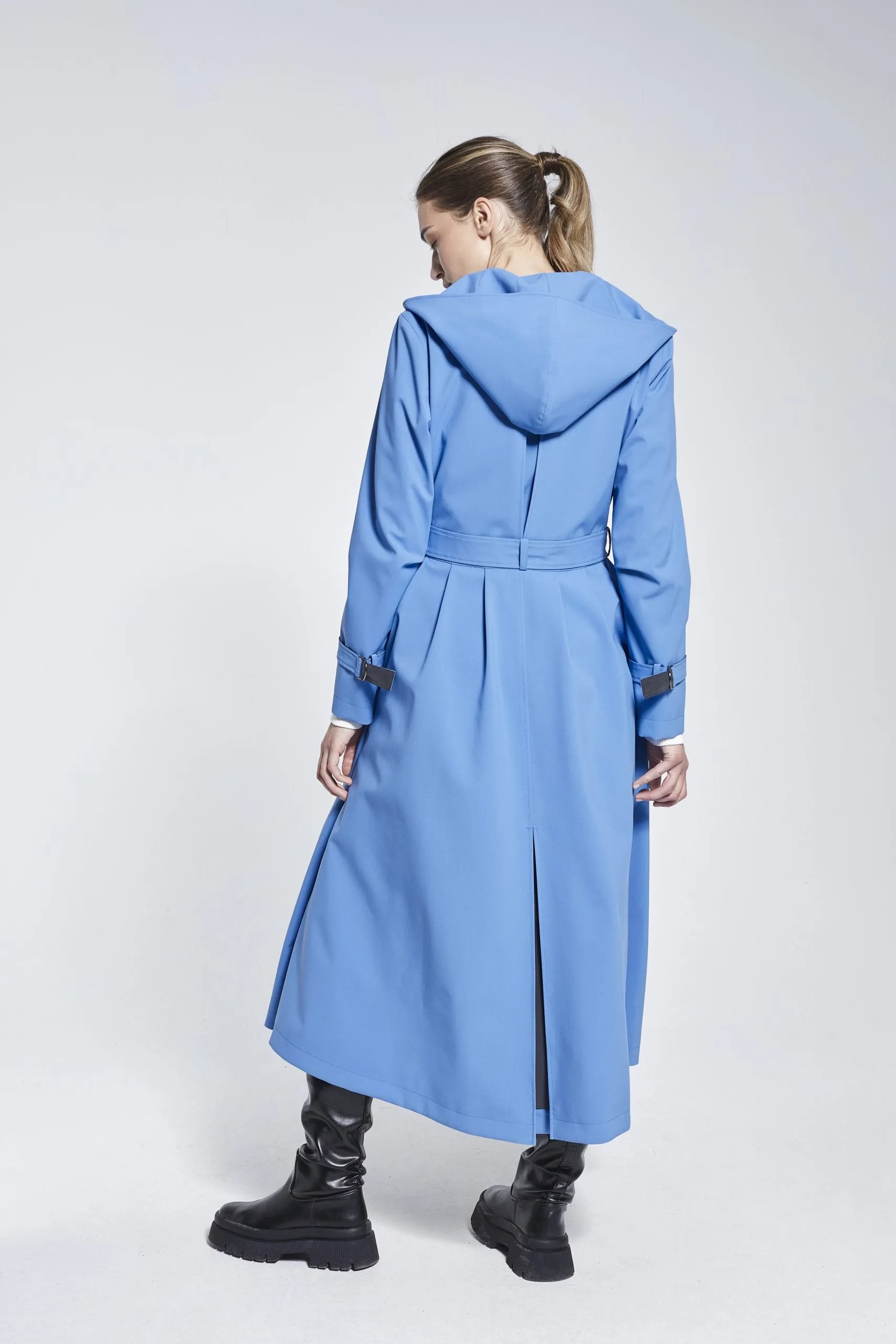 OCEAN BLUE ICONIC RAINCOAT - recycled materials