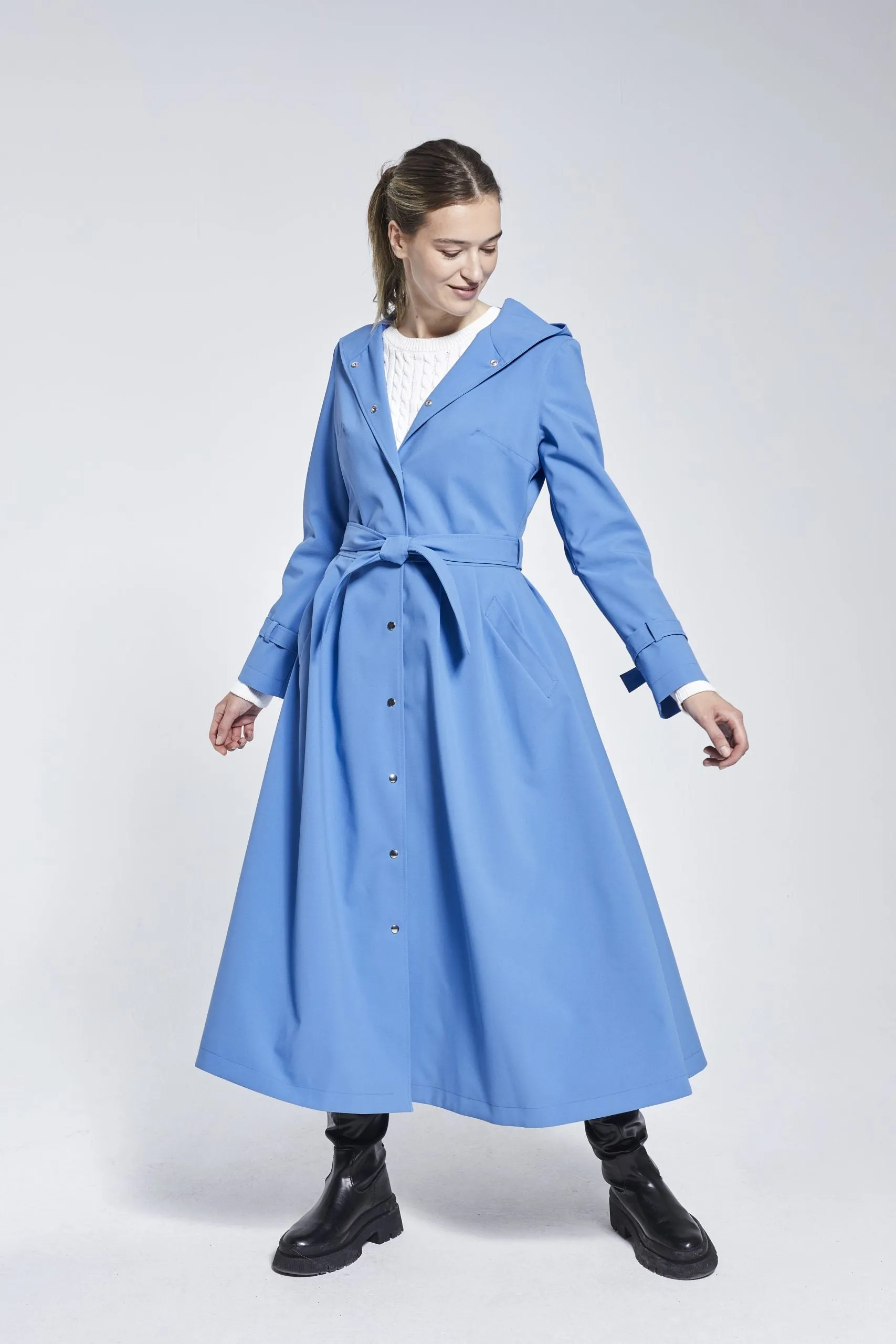 OCEAN BLUE ICONIC RAINCOAT - recycled materials