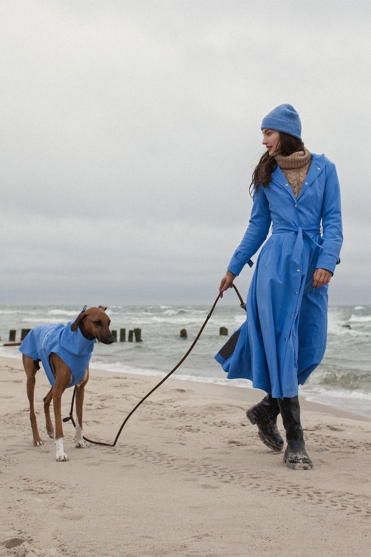 OCEAN BLUE ICONIC RAINCOAT - recycled materials