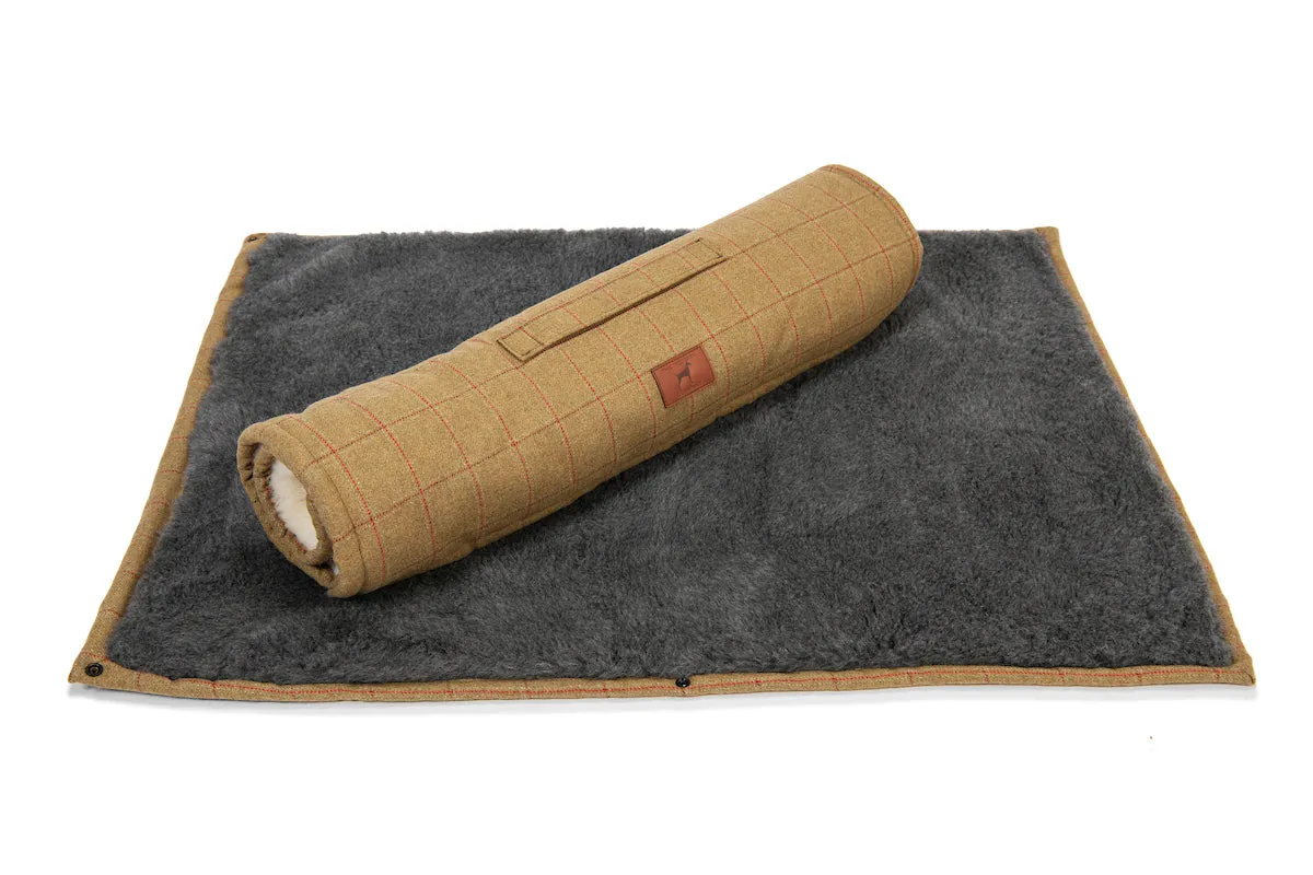 Tweed Dog Roll Mat