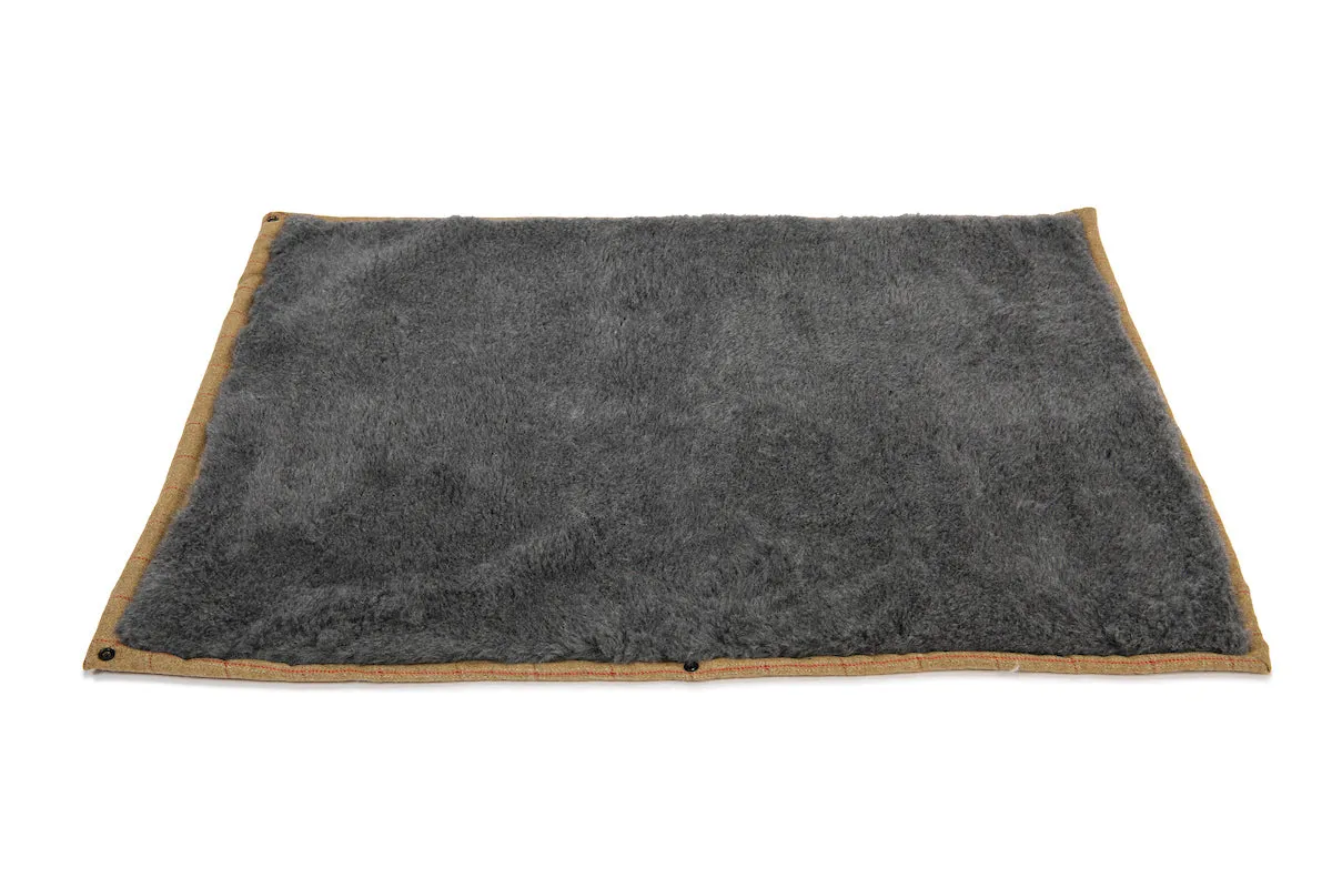 Tweed Dog Roll Mat