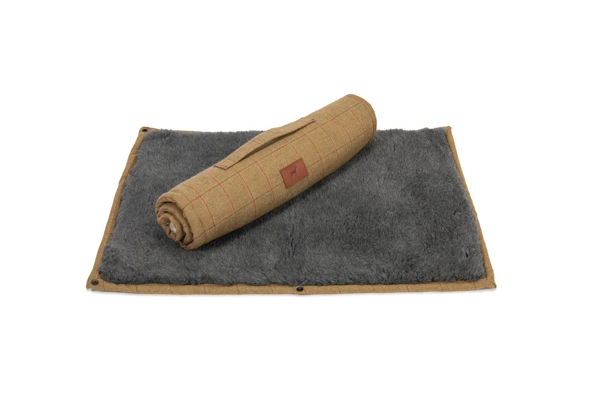 Tweed Dog Roll Mat