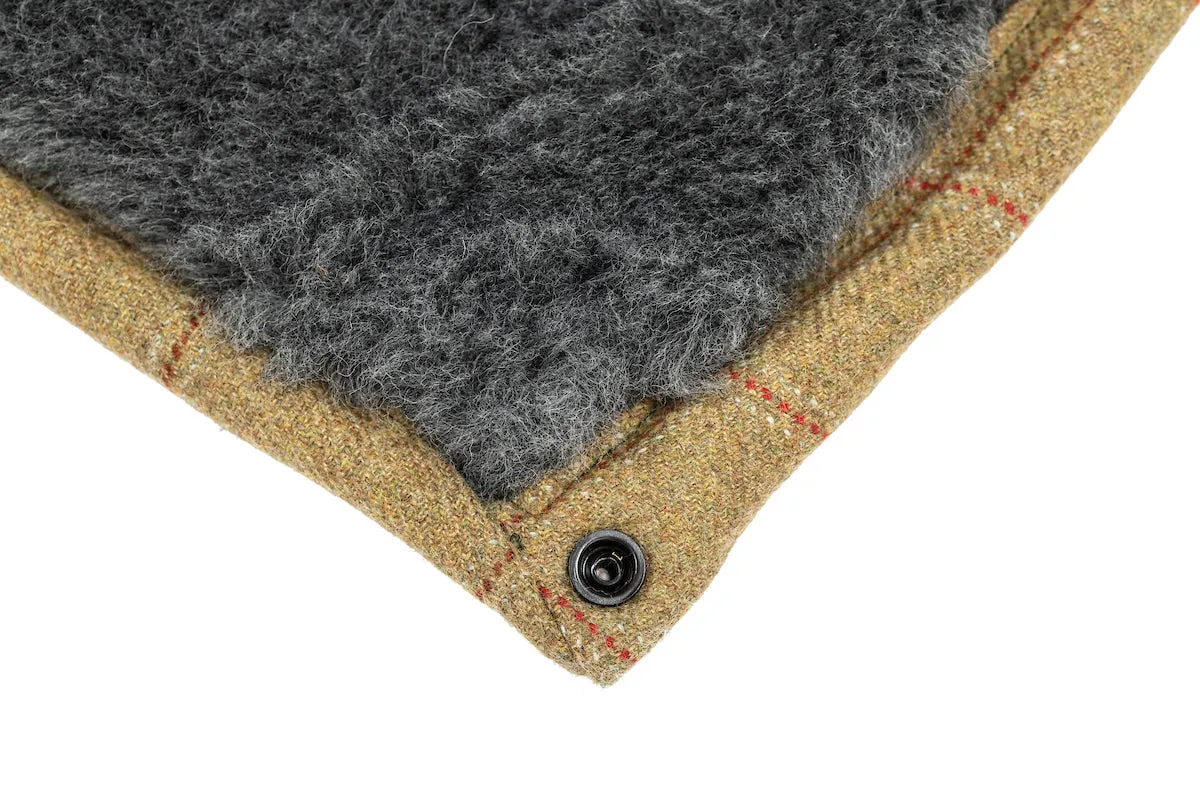 Tweed Dog Roll Mat