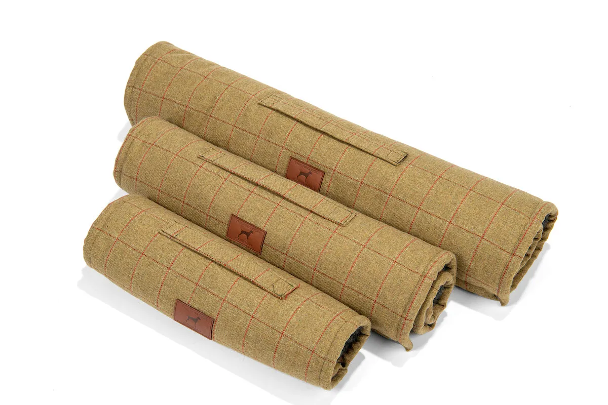 Tweed Dog Roll Mat