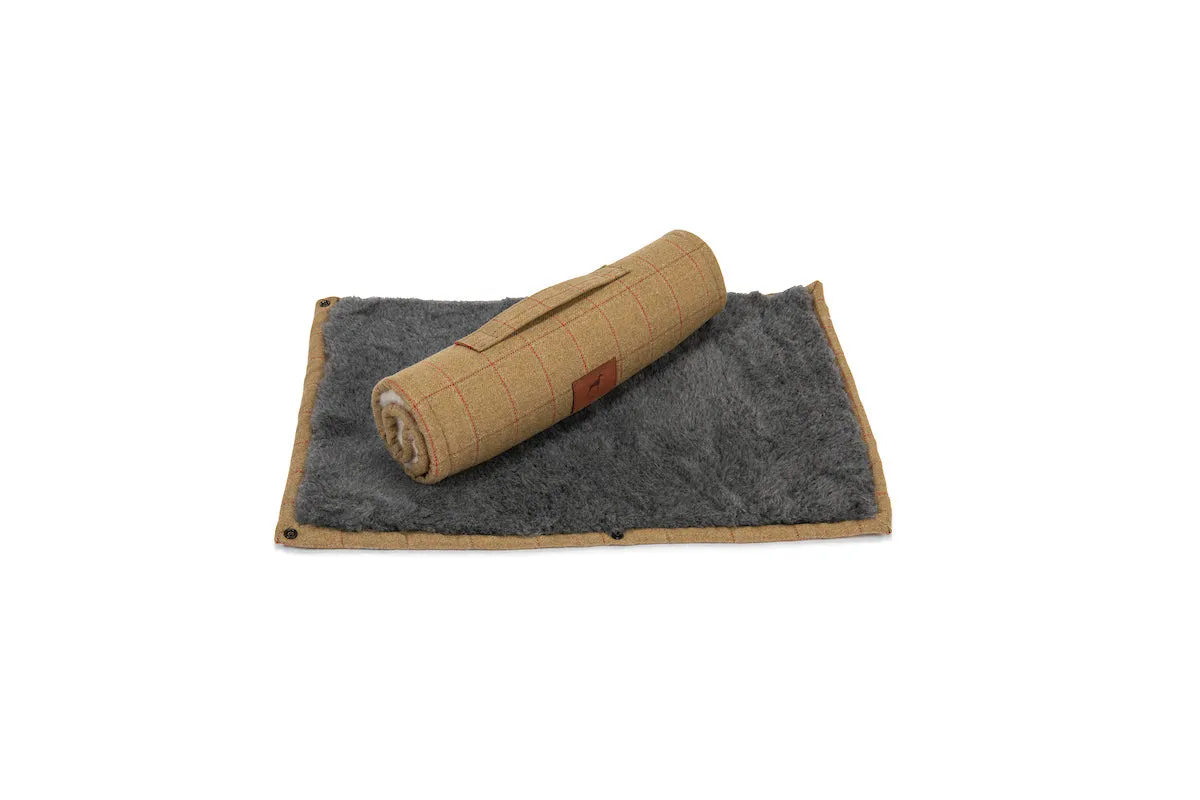 Tweed Dog Roll Mat